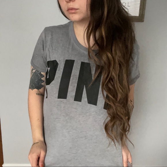 SIZE M VICTORIAS SECRET PINK TEE - Picture 2 of 4